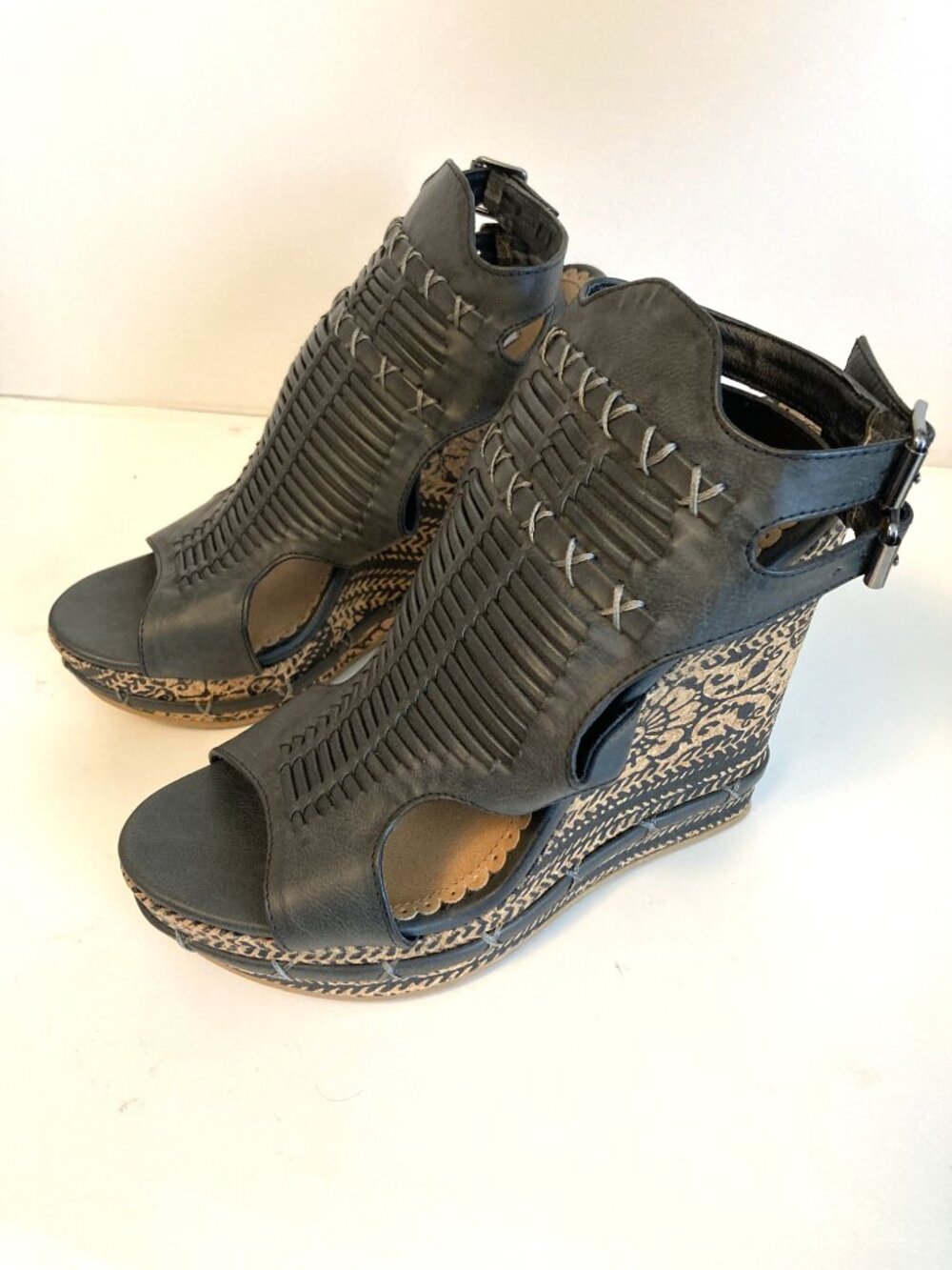 Not Rated Black Western Embroider Black Wedge Sandals / Size 9.5
